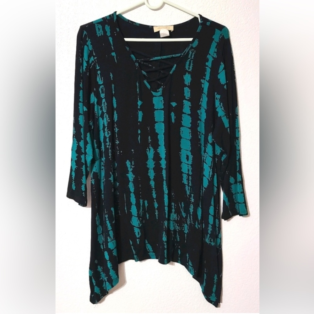Front of closet 3/4 sleeve black turquoise tunic